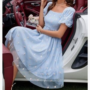 EUC Feminine Mesh Blue Floral Embroidered Puff Sleeve Dress Women’s Medium